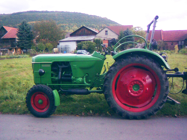 <p>Deutz 4005</p>