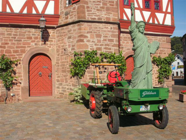 <p>Miss Liberty die größte Kühlerfigur der Welt. </p>